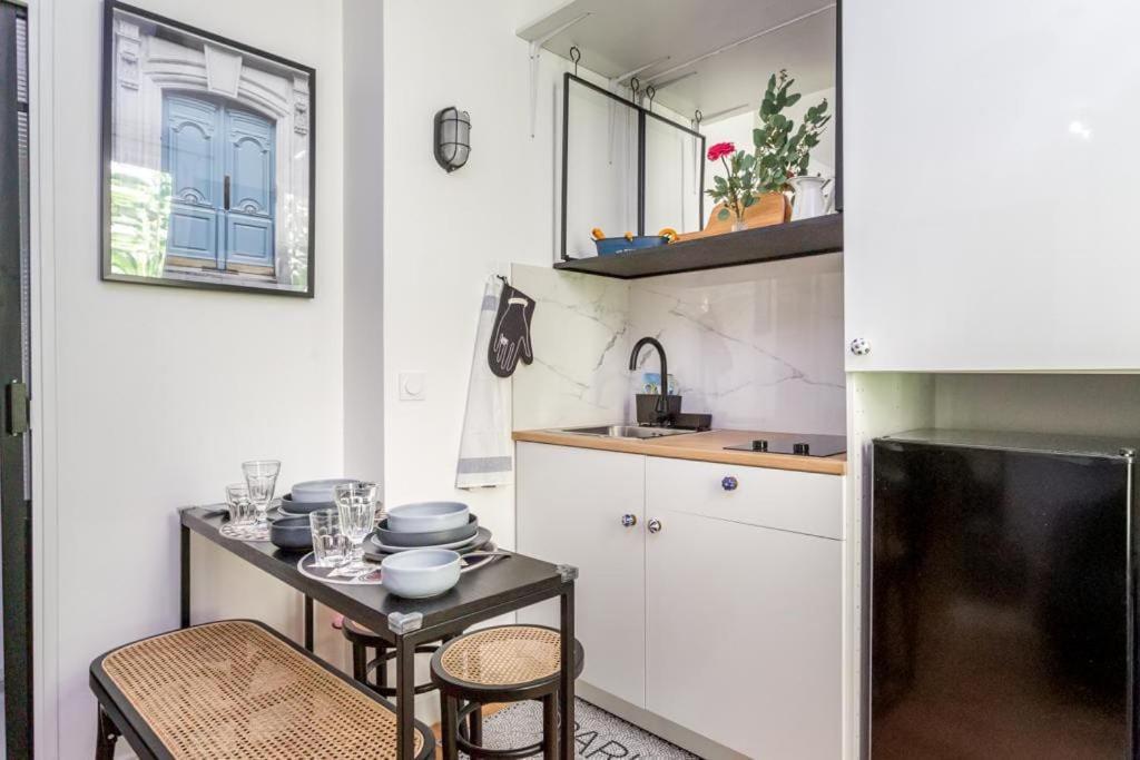 C Cozy Batignolles Apt, Metro Right At Your Doorstep Paris